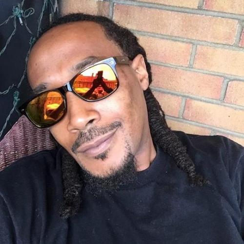 D.j.